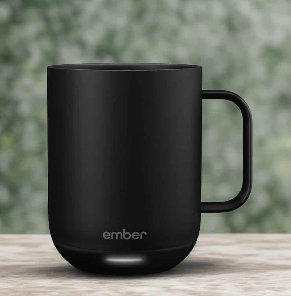 Ember Smart Mug 2 mit Ladeproblem auf Ladestation