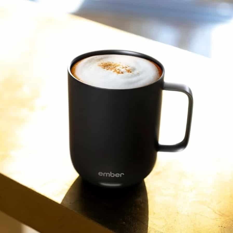 Ember Smart Mug mit Cappuccino und perfekter Temperatur