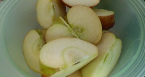 Äpfel vorbereitet für die Saftpresse