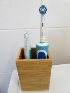 Verwenden Sie eine gute elektrische Zahnbürste