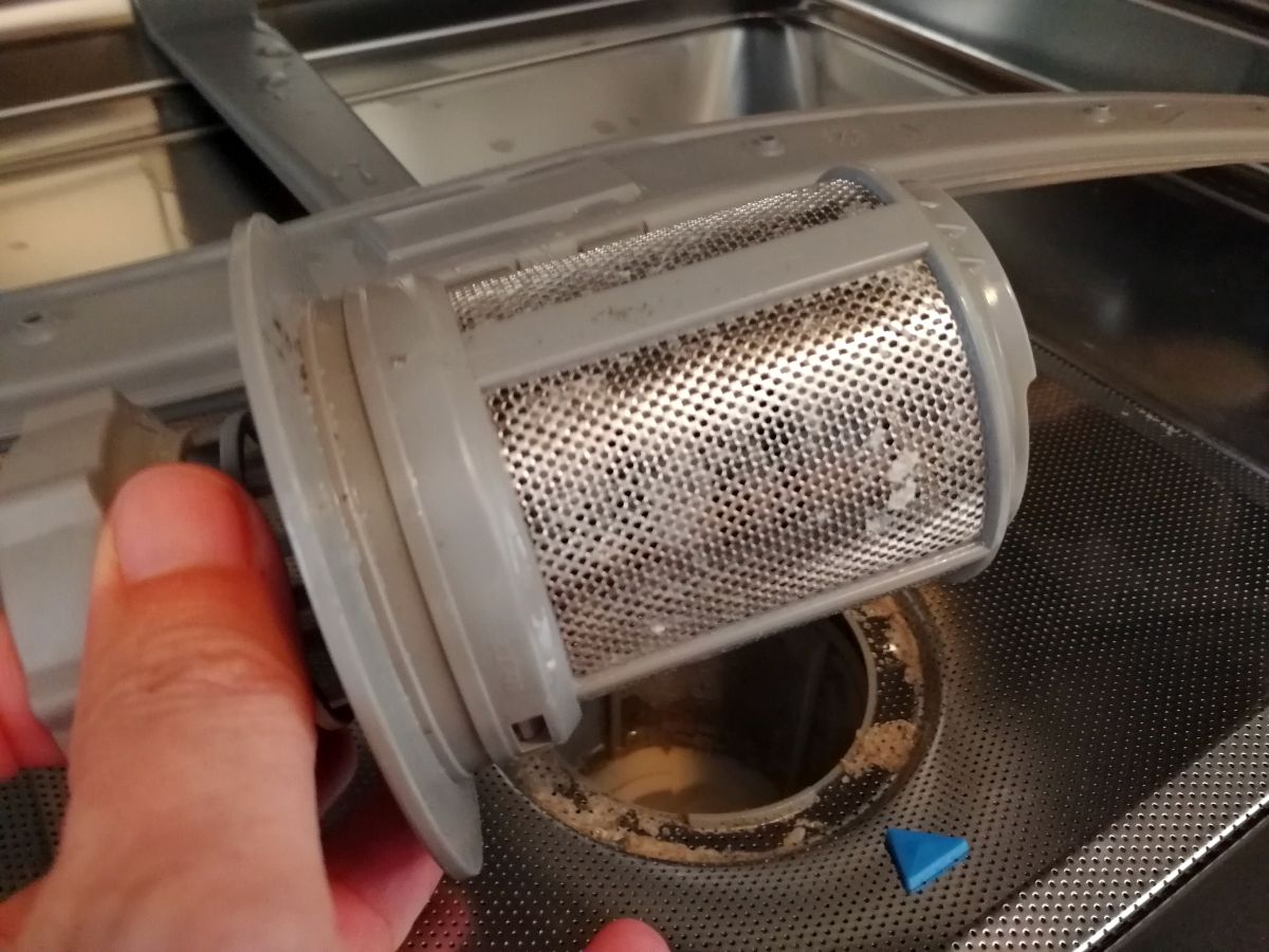 Manifesteren lint Leed Spülmaschine pumpt nicht ab (Fehler E24) - Was tun wenn die Pumpe am  Geschirrspüler streikt