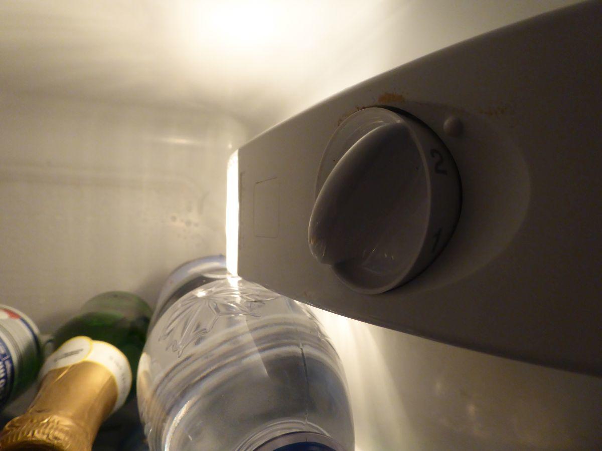 Temperaturregler in einem AEG Kühlschrank
